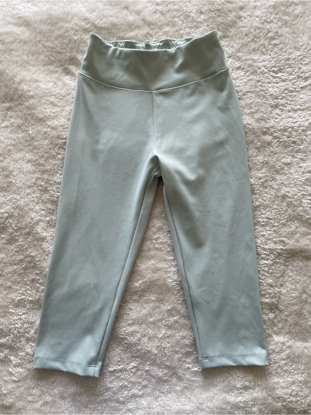 Uniqlo Stretch Active Leggings in Light Mint Size 5